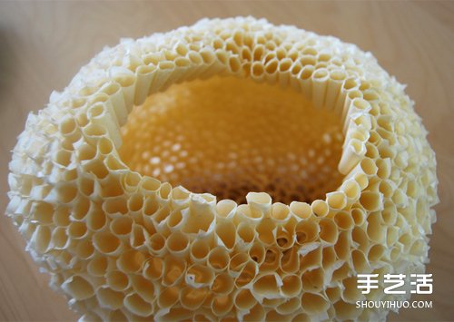 海绵纸手工制作美蜂窝灯罩台灯的方法教程