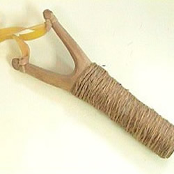 枝桠+皮筋 DIY弹弓的制作方法