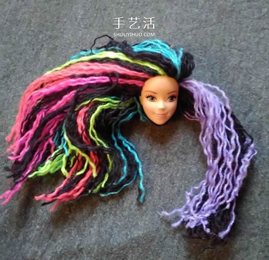 时尚新潮的芭比娃娃彩虹发型DIY