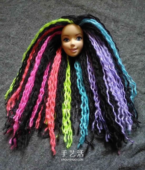时尚新潮的芭比娃娃彩虹发型DIY