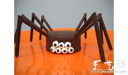 手工DIY的蜘蛛蛋糕
