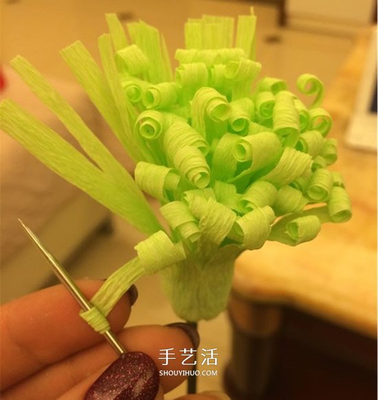 重阳节纸菊花的做法 皱纹纸手工制作菊花图解