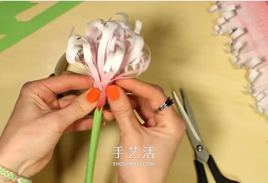 重阳节手工制作 彩纸做立体菊花的方法图解