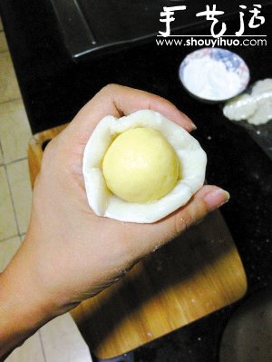 冰皮奶黄月饼的做法