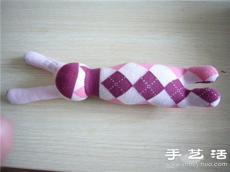 袜子+棉花+纽扣 手工制作兔子娃娃玩偶