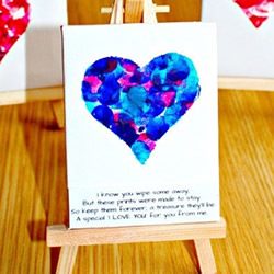手指印画美丽爱心 浪漫情人节爱心卡片的做法