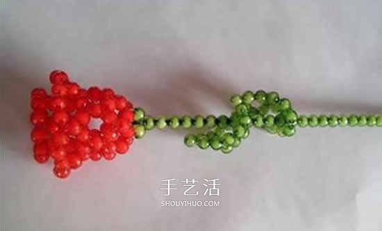情人节串珠玫瑰花DIY 用串珠做红玫瑰的方法