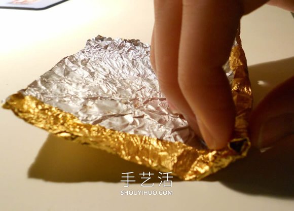 巧克力包装纸手工制作金色玫瑰花的做法教程