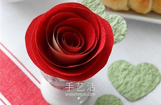 卡纸手工制作红玫瑰的最简单做法教程