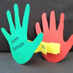 创意儿童生日贺卡制作 用卡纸剪两个可爱手掌