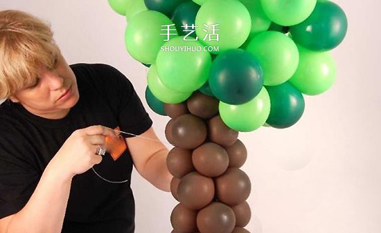 气球造型大树手工制作 植树节用气球做大树