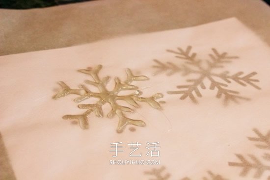 热熔胶简单手工制作雪花的做法教程