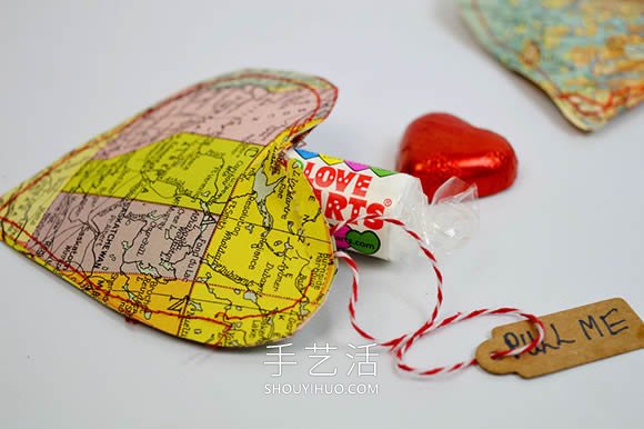 旧地图手工制作情人节爱心礼品袋的做法教程