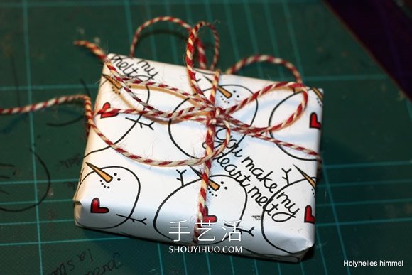 自制圣诞节礼物包装纸的方法图解教程