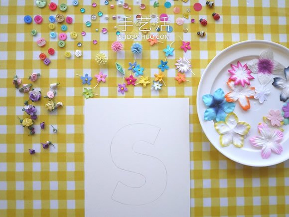 收集的小玩意拼贴 制作漂亮字母装饰画！