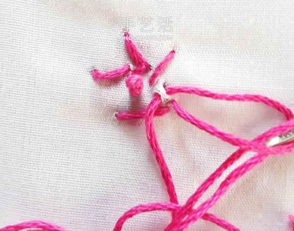 迷你玫瑰花刺绣视频 制作超美的项链吊坠！